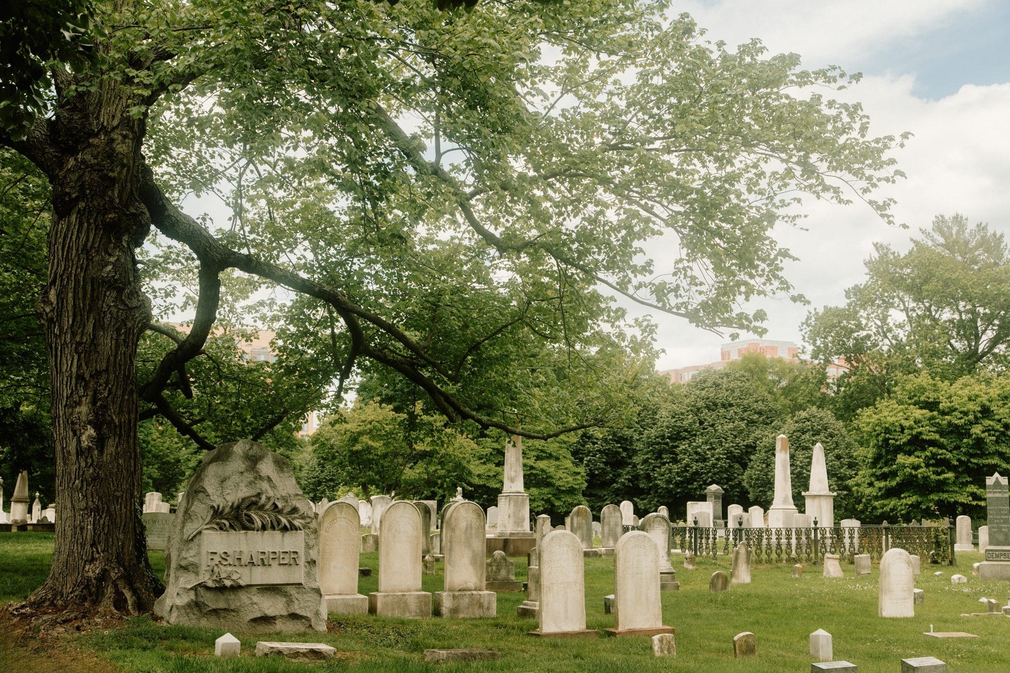 Historic cemetery tours in Alexandria Virginia &mdash; the Presbyterian Cemetery at the Wilkes Street Complex